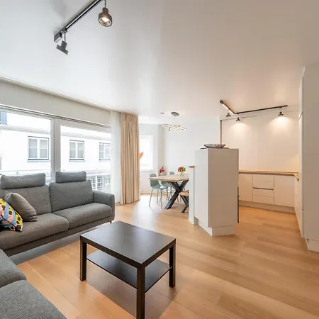 By Duinbergen דירה *